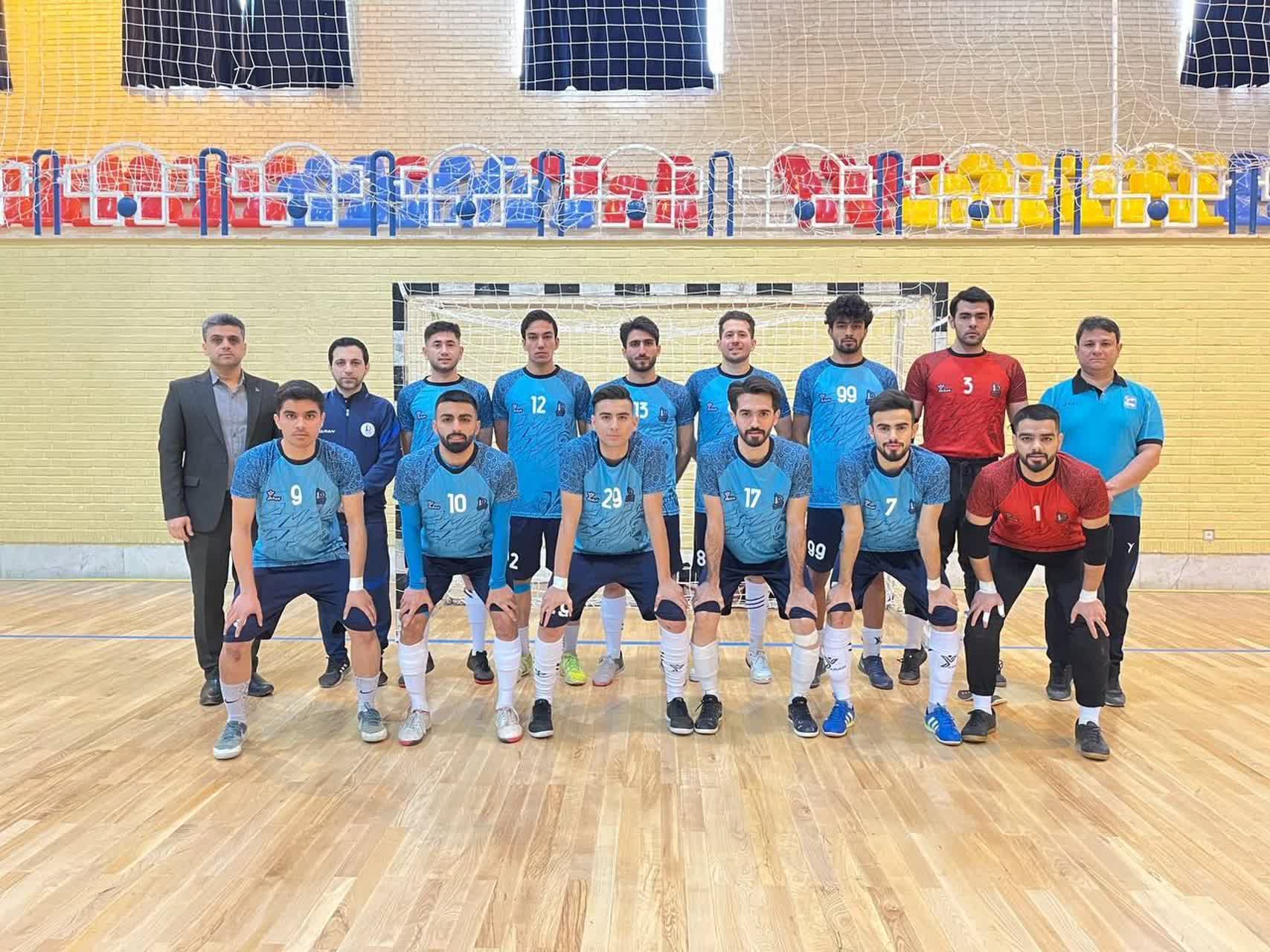 🔰صعود دانشگاه فردوسی مشهد به مرحله نیمه نهایی مسابقات قهرمانی فوتسال دانشجویان پسر دانشگاه ها و موسسات آموزش عالی منطقه ۹ورزش کشور