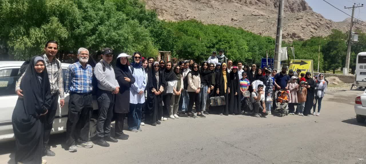 از آبشار تا آرامش؛ یک روز متفاوت برای دانشجویان دختر دانشگاه فردوسی در اخلمد